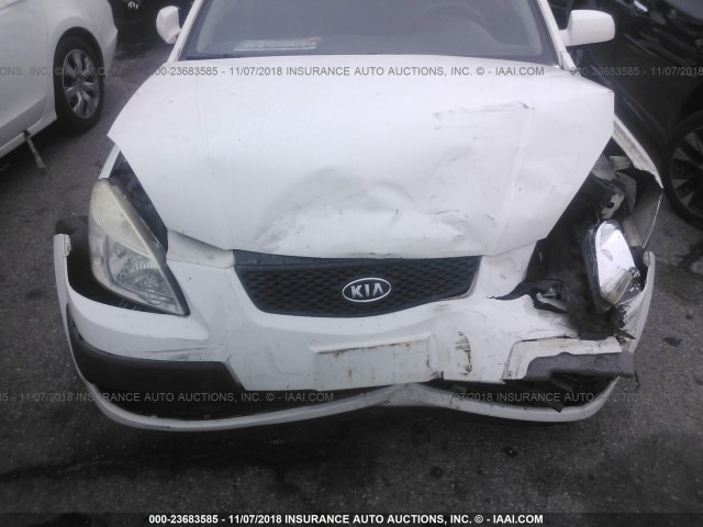 KNADE223396521789 - 2009 KIA RIO LX/SX WHITE photo 6