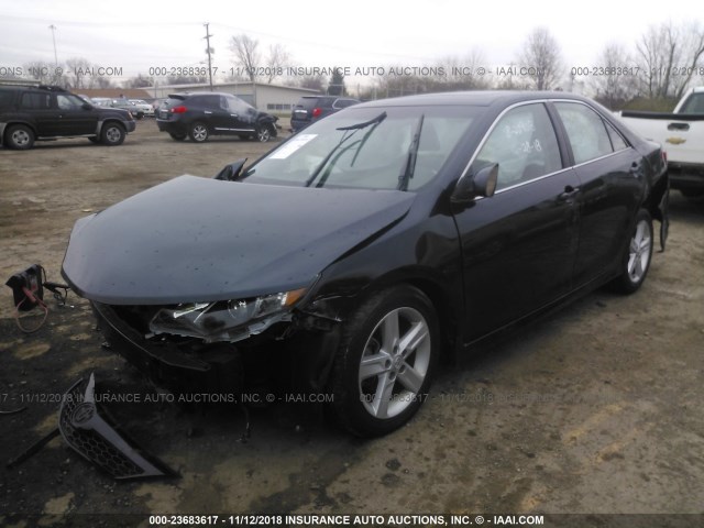 4T1BF1FK8EU795901 - 2014 TOYOTA CAMRY L/SE/LE/XLE 蓝色 照片 2