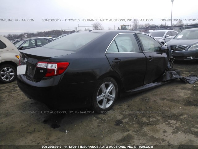 4T1BF1FK8EU795901 - 2014 TOYOTA CAMRY L/SE/LE/XLE 蓝色 照片 4