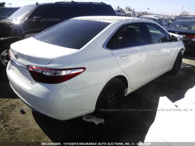 4T1BF1FK2HU623416 - 2017 TOYOTA CAMRY LE/XLE/SE/XSE WHITE photo 4