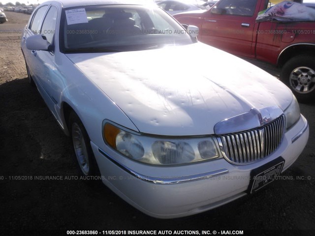 1LNHM81W2YY907270 - 2000 LINCOLN TOWN CAR EXECUTIVE WHITE photo 6