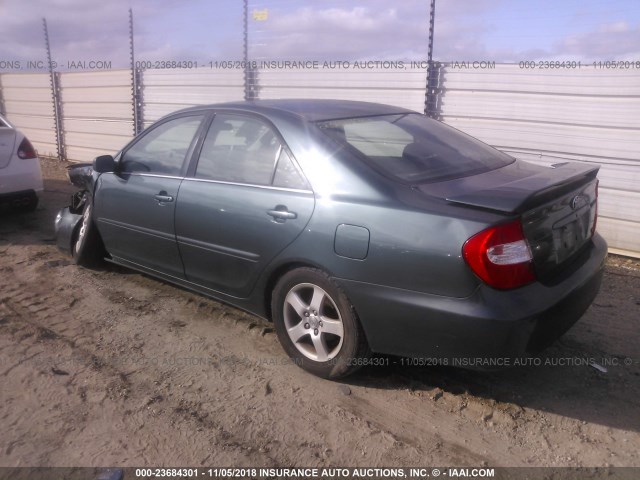 4T1BF32K83U042870 - 2003 TOYOTA CAMRY LE/XLE/SE GREEN photo 3