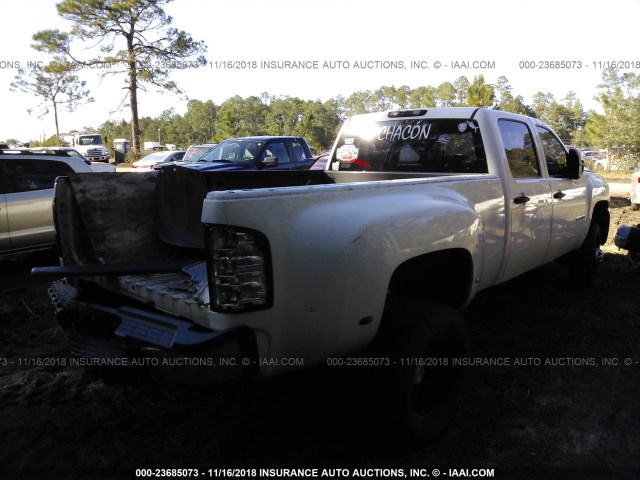 1GCJK33638F187064 - 2008 CHEVROLET SILVERADO K3500 WHITE photo 4