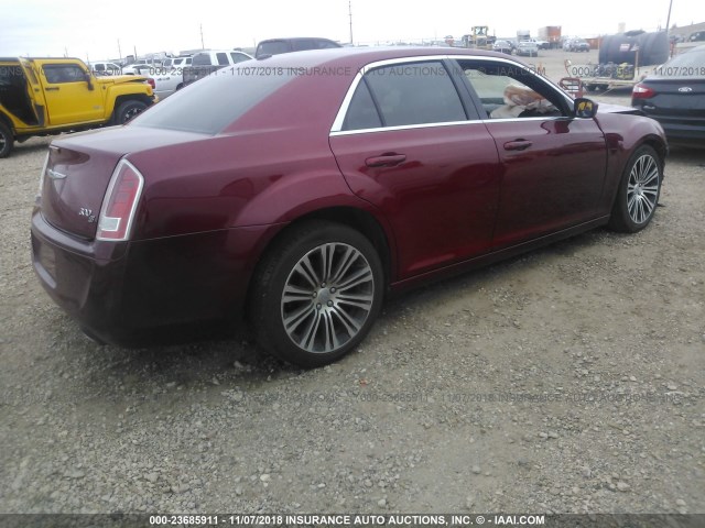 2C3CCABT5EH159847 - 2014 CHRYSLER 300 S RED photo 4