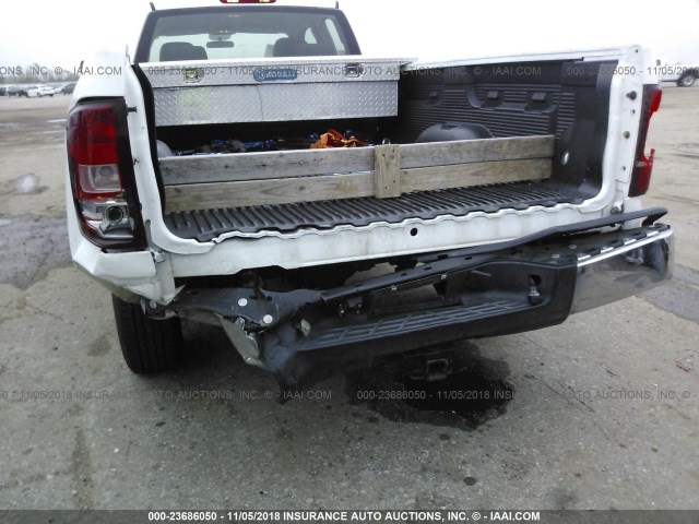 1GCEC19059E123380 - 2009 CHEVROLET SILVERADO C1500 WHITE photo 6