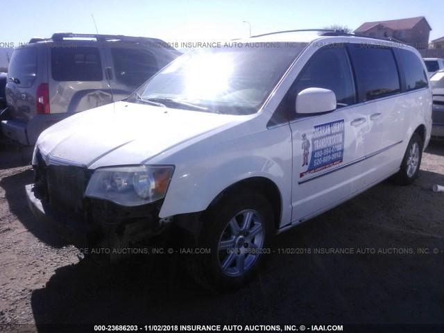 2A4RR5D12AR233621 - 2010 CHRYSLER TOWN & COUNTRY TOURING WHITE photo 2