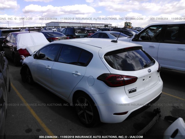 KNAFX5A87H5706692 - 2017 KIA FORTE EX WHITE photo 3