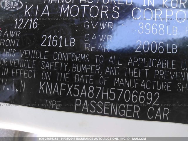 KNAFX5A87H5706692 - 2017 KIA FORTE EX WHITE photo 9