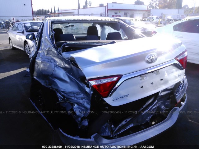 4T4BF1FKXFR506184 - 2015 TOYOTA CAMRY LE/XLE/SE/XSE SILVER photo 6