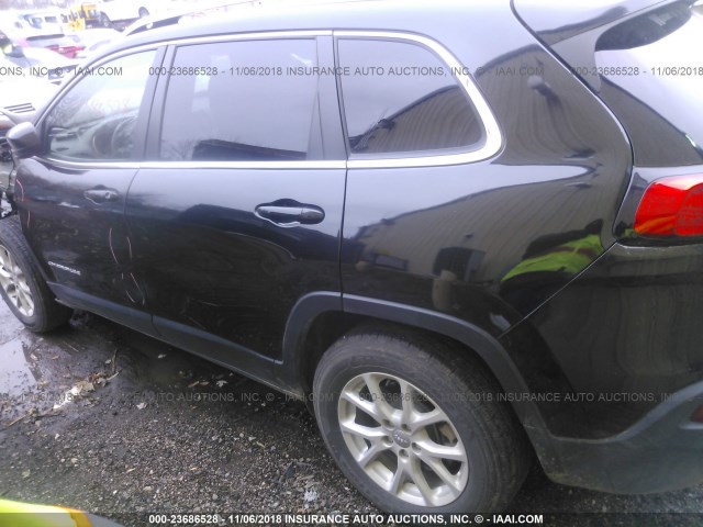 1C4PJMCS1GW311010 - 2016 JEEP CHEROKEE LATITUDE BLACK photo 3