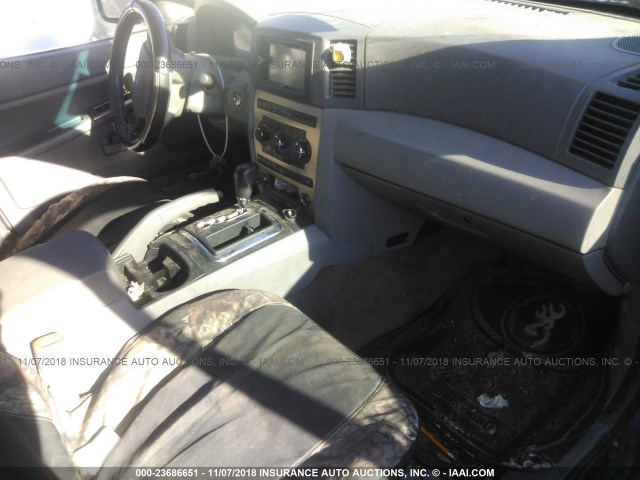 1J4GR48K65C592411 - 2005 JEEP GRAND CHEROKEE LAREDO/COLUMBIA/FREEDOM 黑色 照片 5