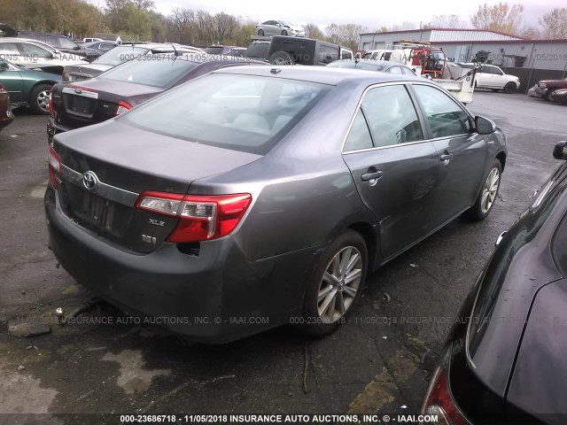 4T1BD1FK7DU092973 - 2013 TOYOTA CAMRY HYBRID/LE/XLE GRAY photo 4