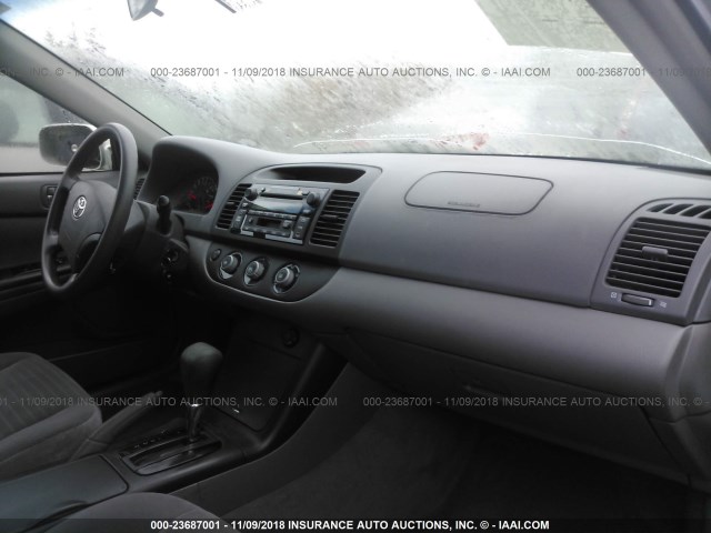 4T1BE30K76U658702 - 2006 TOYOTA CAMRY LE/XLE/SE SILVER photo 5