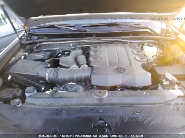 JTEBU5JR9J5555116 - 2018 TOYOTA 4RUNNER SR5 PREM/LTDL/TRAIL/TRD SILVER photo 10