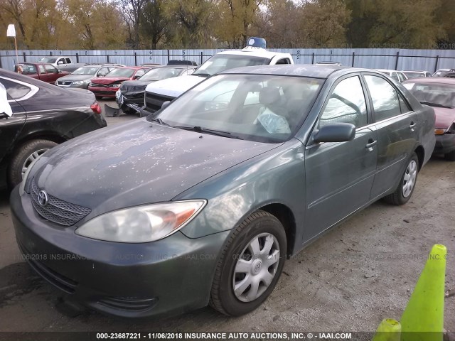 4T1BF32K93U556825 - 2003 TOYOTA CAMRY LE/XLE/SE GREEN photo 2