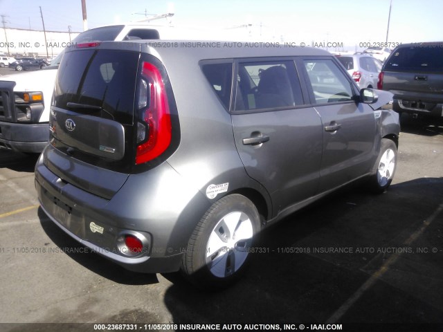 KNDJX3AE3G7011412 - 2016 KIA SOUL EV GRAY photo 4