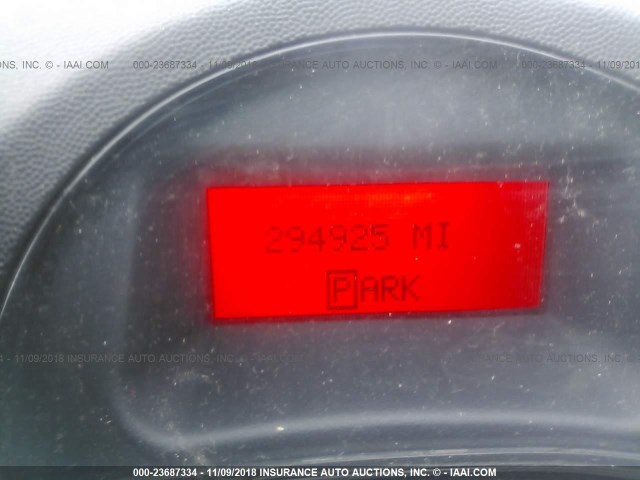 2G2WP522851157289 - 2005 PONTIAC GRAND PRIX ნაცრისფერი ფოტო 7