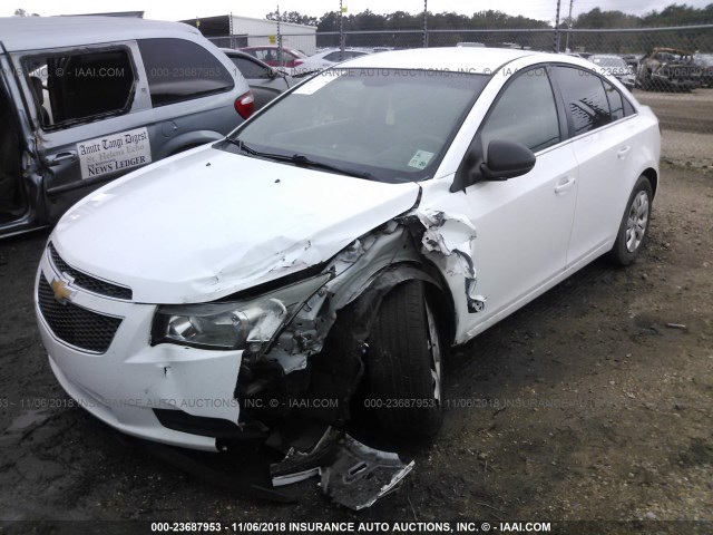 1G1PC5SHXC7258424 - 2012 CHEVROLET CRUZE LS WHITE photo 2