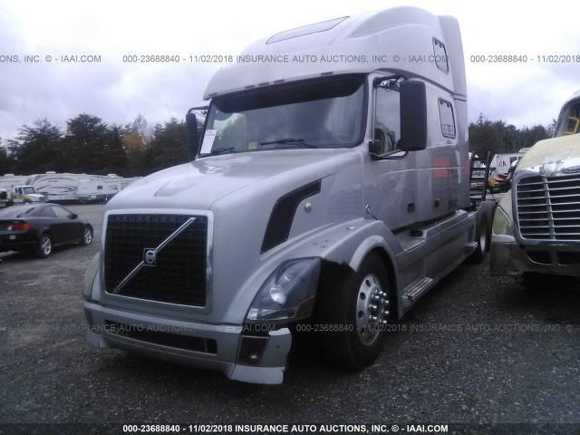 4V4NC9TJ67N458911 - 2007 VOLVO VN Unknown photo 2