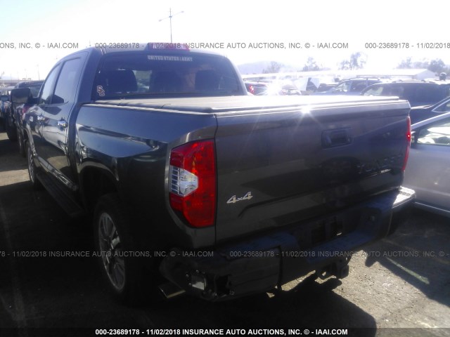 5TFAY5F14JX692959 - 2018 TOYOTA TUNDRA CREWMAX 1794/PLATINUM GRAY photo 3