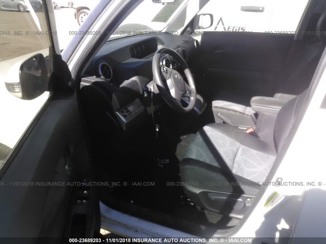 JTLZE4FE7CJ025984 - 2012 TOYOTA SCION XB Ақ фото 5