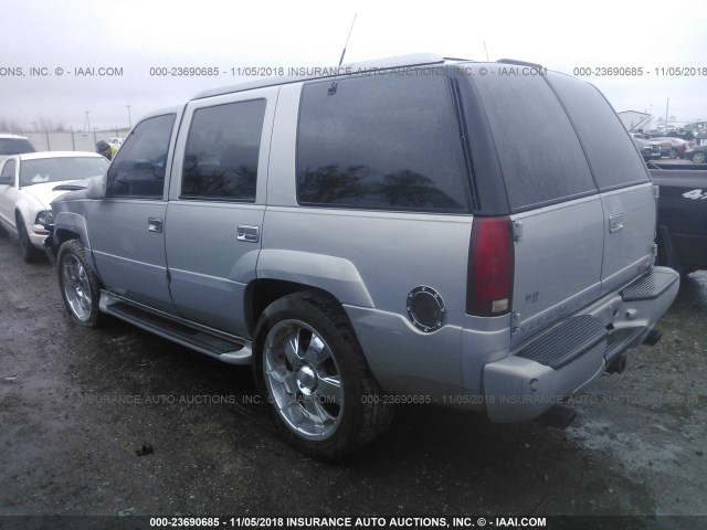 1GKEK13R7YR110166 - 2000 GMC YUKON DENALI SILVER photo 3