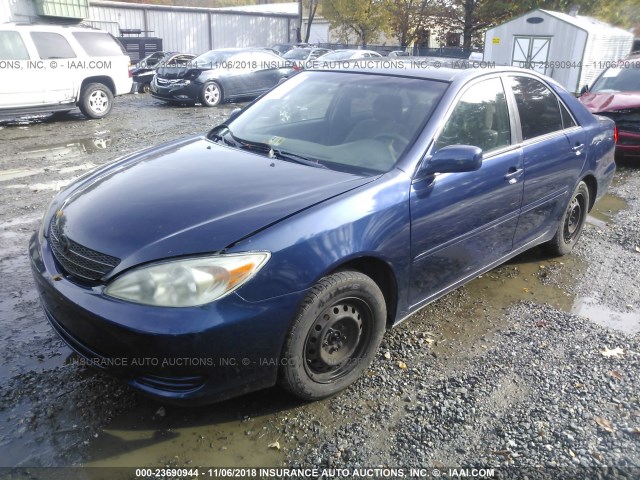 4T1BE32K83U169346 - 2003 TOYOTA CAMRY LE/XLE/SE BLUE photo 2