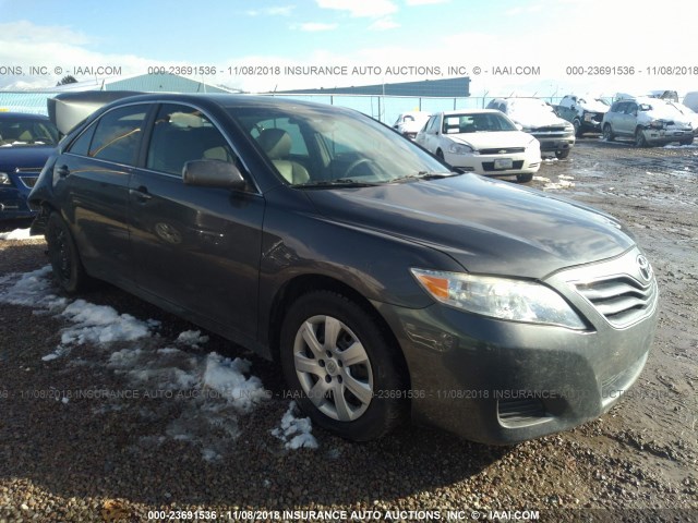 4T1BF3EKXBU180355 - 2011 TOYOTA CAMRY SE/LE/XLE GRAY photo 1