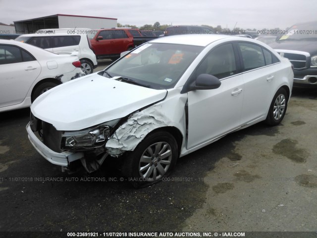 1G1PC5SH1B7289415 - 2011 CHEVROLET CRUZE LS WHITE photo 2