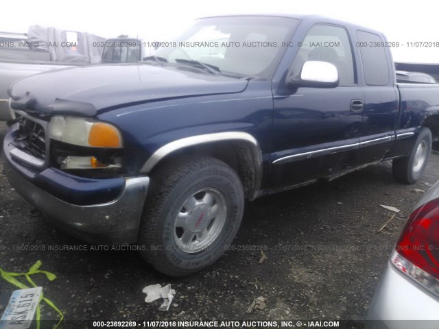 2GTEK19T821216981 - 2002 GMC NEW SIERRA K1500 BLUE photo 2