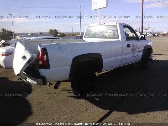 1GCHC24U66E196539 - 2006 CHEVROLET SILVERADO C2500 HEAVY DUTY WHITE photo 4