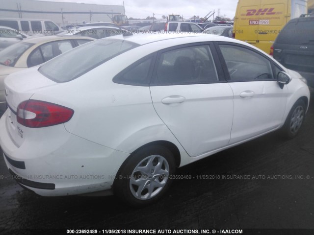 3FADP4BJ1DM170855 - 2013 FORD FIESTA SE WHITE photo 4