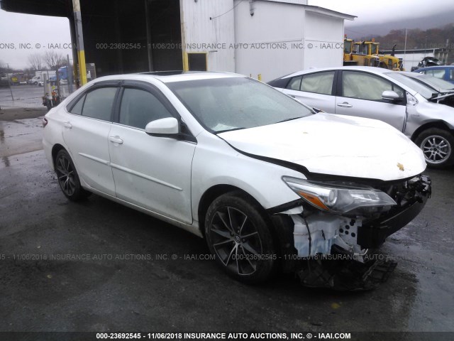 4T1BF1FK5GU120378 - 2016 TOYOTA CAMRY LE/XLE/SE/XSE WHITE photo 1
