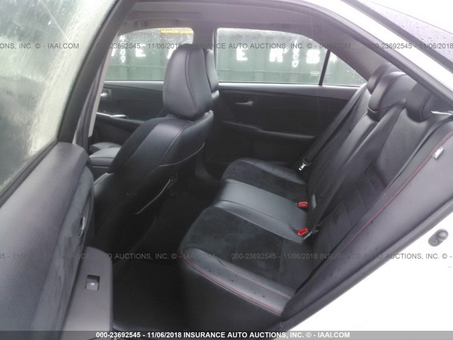4T1BF1FK5GU120378 - 2016 TOYOTA CAMRY LE/XLE/SE/XSE WHITE photo 8