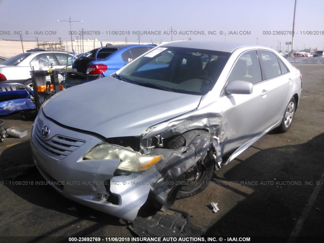 4T1BE46K07U610151 - 2007 TOYOTA CAMRY NEW GENERAT CE/LE/XLE/SE SILVER photo 2