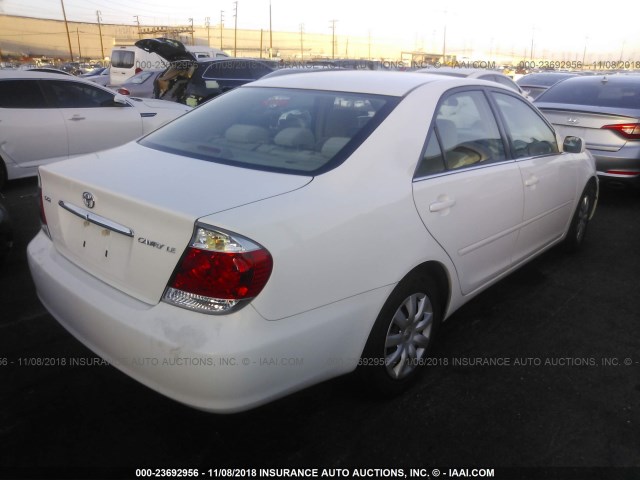 4T1BE32K95U424587 - 2005 TOYOTA CAMRY LE/XLE/SE WHITE photo 4