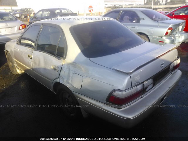 1NXBB02E4VZ555184 - 1997 TOYOTA COROLLA DX SILVER photo 3