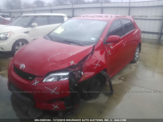 2T1KE4EE1AC041797 - 2010 TOYOTA COROLLA MATRIX S RED photo 2