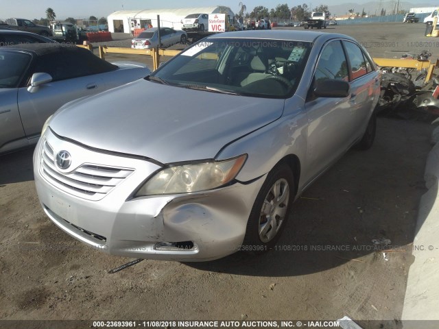 4T4BE46K39R050067 - 2009 TOYOTA CAMRY SE/LE/XLE SILVER photo 2