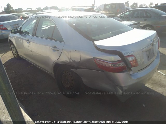 4T4BE46K39R050067 - 2009 TOYOTA CAMRY SE/LE/XLE SILVER photo 3