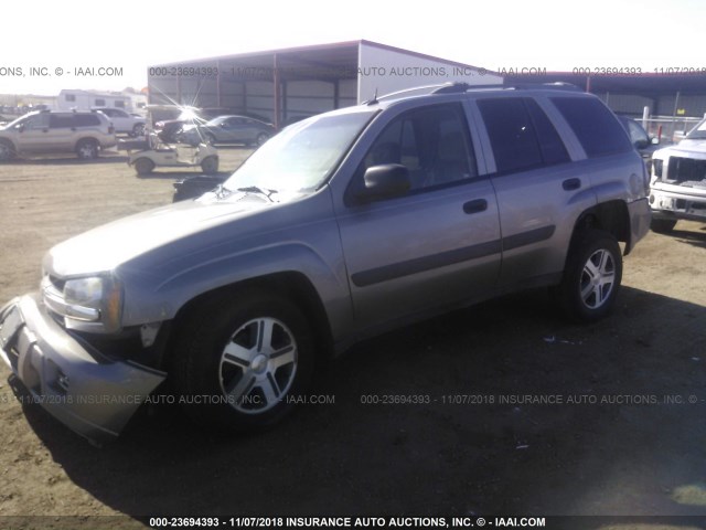 1GNDT13SX52197824 - 2005 CHEVROLET TRAILBLAZER LS/LT SILVER photo 2