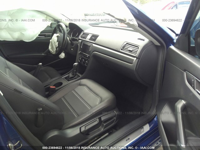 1VWDT7A30HC046395 - 2017 VOLKSWAGEN PASSAT R-LINE Mavi foto 5