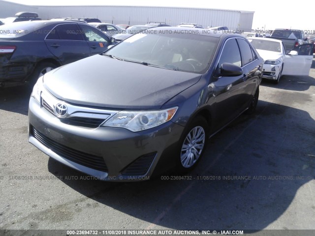 4T4BF1FK0DR311062 - 2013 TOYOTA CAMRY L/SE/LE/XLE Boz foto 2