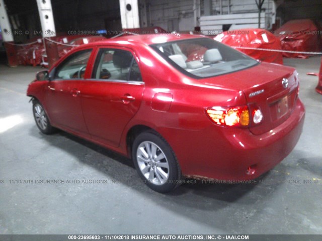 1NXBU40E19Z041979 - 2009 TOYOTA COROLLA S/LE/XLE RED photo 3