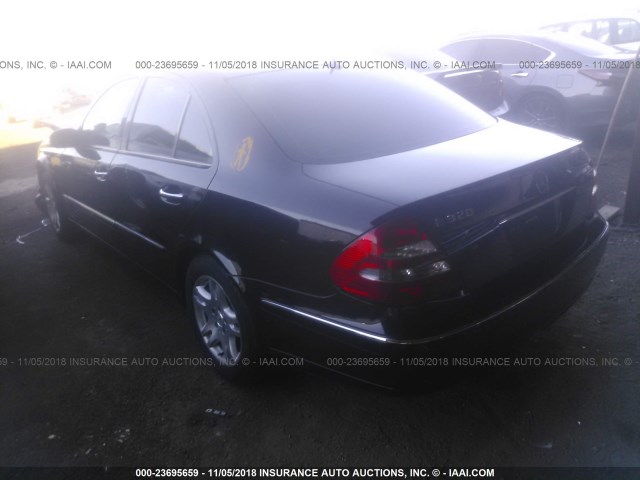 WDBUF65JX5A661510 - 2005 MERCEDES-BENZ E 320 BLACK photo 3