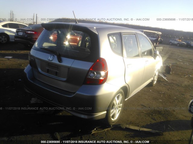 JHMGD38618S021421 - 2008 HONDA FIT SPORT GRAY photo 4