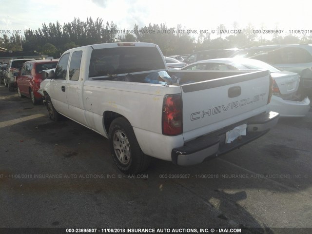 2GCEC19V051298689 - 2005 CHEVROLET SILVERADO C1500 WHITE photo 3