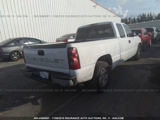 2GCEC19V051298689 - 2005 CHEVROLET SILVERADO C1500 WHITE photo 4