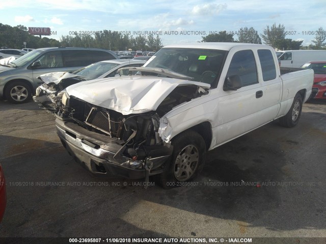 2GCEC19V051298689 - 2005 CHEVROLET SILVERADO C1500 WHITE photo 6