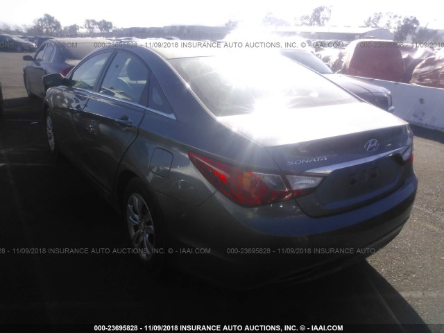 5NPEB4AC4CH405639 - 2012 HYUNDAI SONATA GLS GRAY photo 3